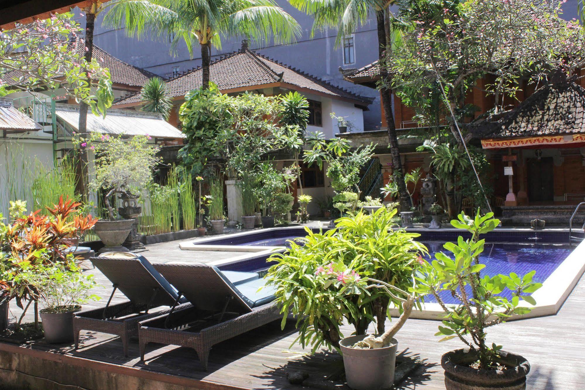 Hotel Puri Tanah Lot Kuta Lombok Exterior foto